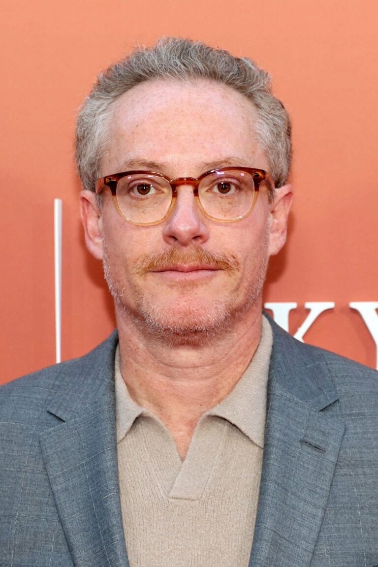 A headshot of Paul Wernick.