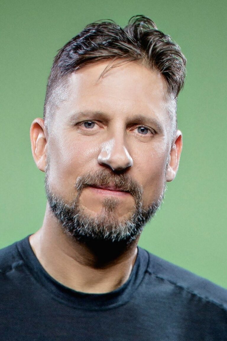 Official headshot photo of person: David Ayer.