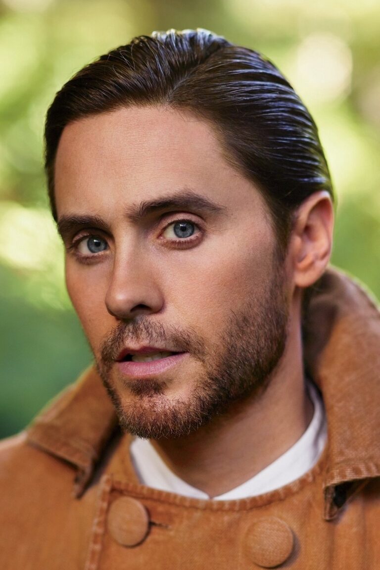 Official headshot photo of person: Jared Leto.