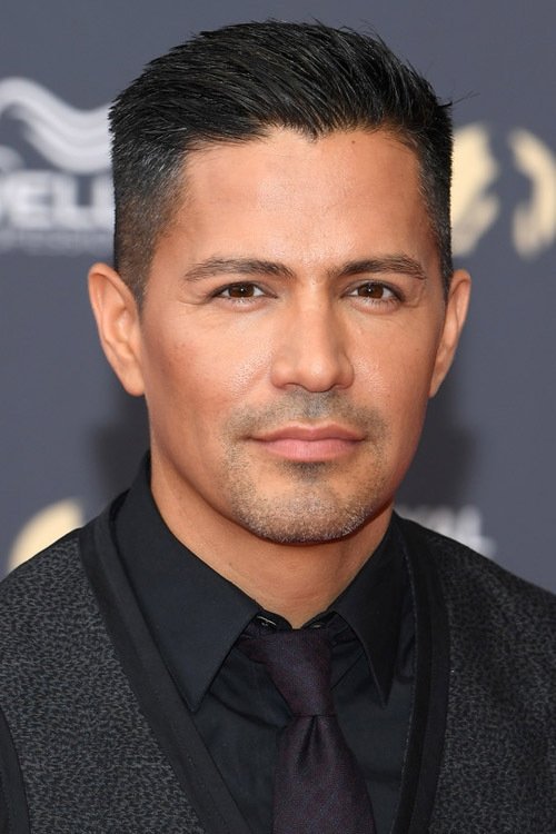 Official headshot photo of person: Jay Hernandez.